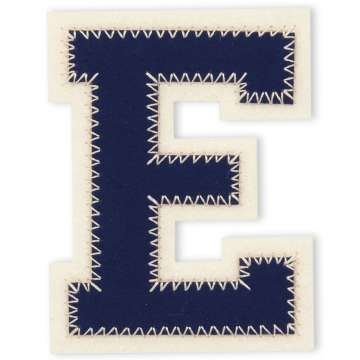 Motif brodérie, lettre E, bleu & écru